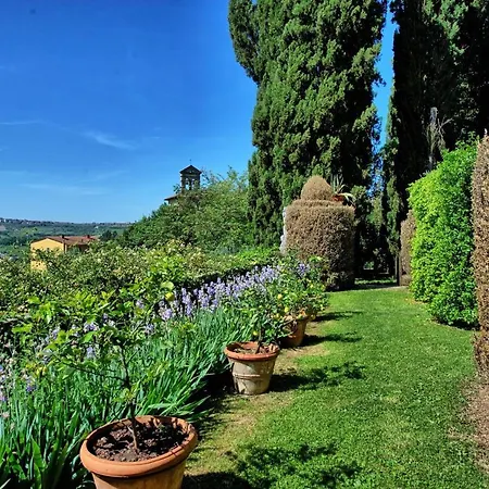 Montegufoni Sleeps 4 T241463 *