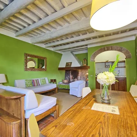 Apartamento Montegufoni Sleeps 4 T241463 *
